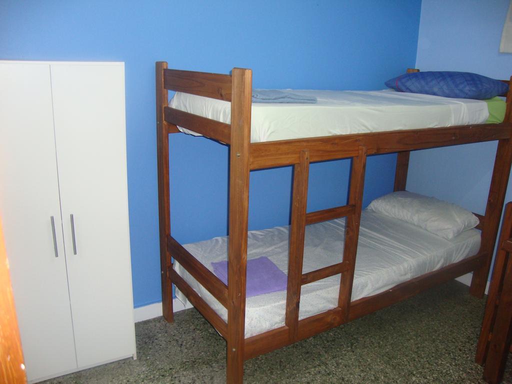 El Intercultural Hostel La Plata Phòng bức ảnh