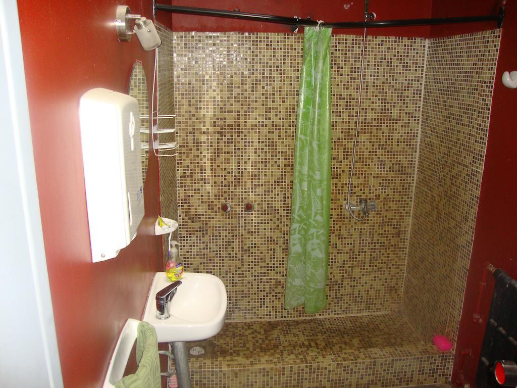 El Intercultural Hostel La Plata Ngoại thất bức ảnh