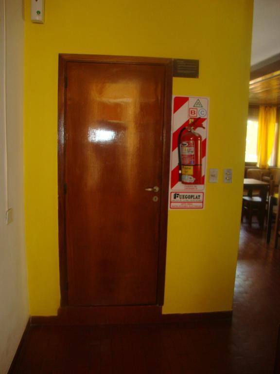 El Intercultural Hostel La Plata Ngoại thất bức ảnh